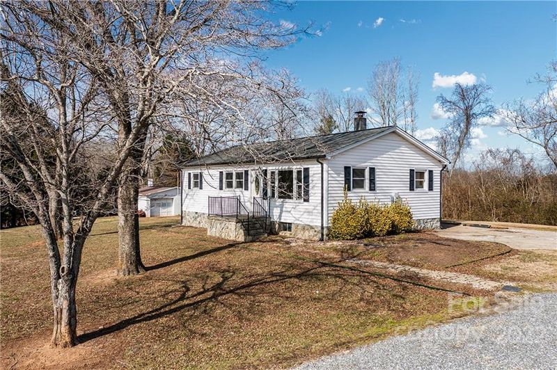 1283 Ring Tail Rd, Claremont, NC 28610