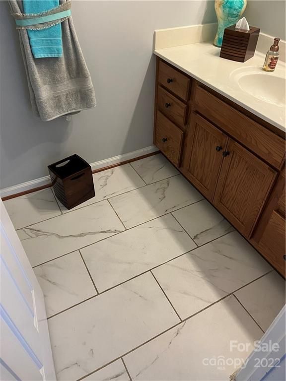 3200 Summerfield Ridge Ln, Matthews, NC 28105