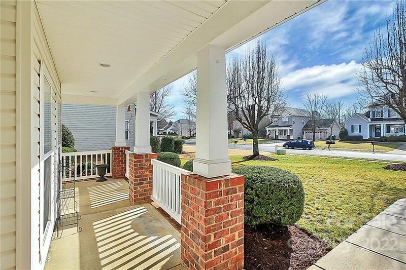 8637 Castle Cliff Dr, Matthews, NC 28105