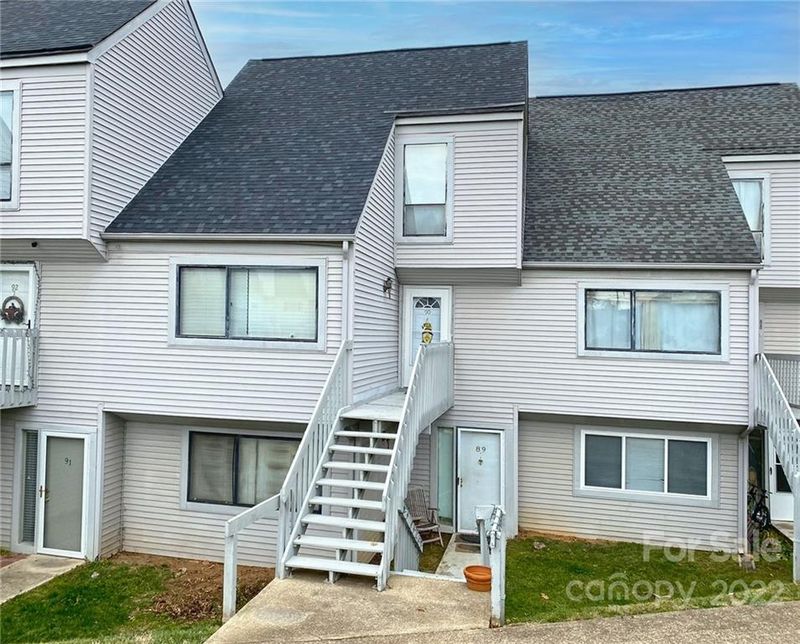 1050 21st Ave NW #90, Hickory, NC 28601