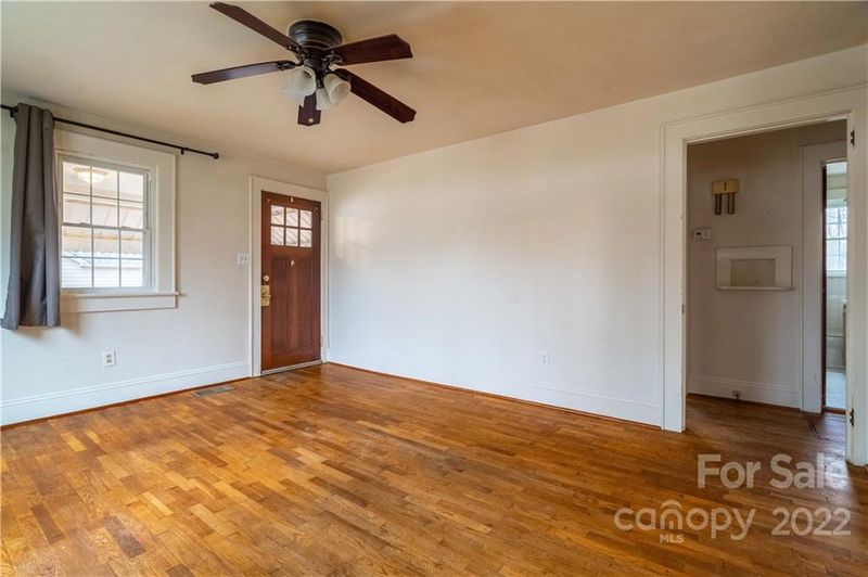 42 22nd Ave NE, Hickory, NC 28601