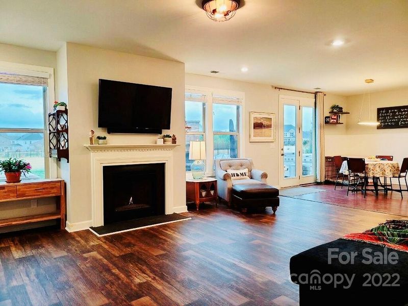 205 Candella Dr, Matthews, NC 28104