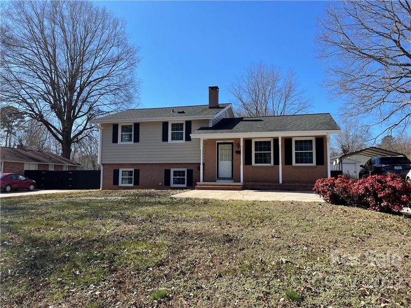 341 S Vine St, Gastonia, NC 28052