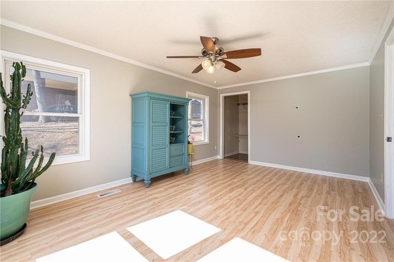 1411 Hickory Nut Ln, Lincolnton, NC 28092