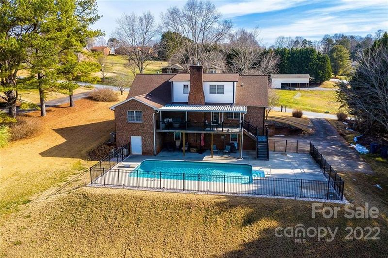 1441 Shirebourn Rd, Hickory, NC 28602