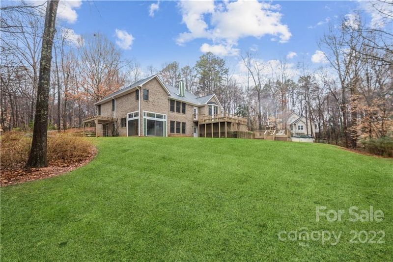 2369 Wedgewood Dr, Matthews, NC 28104