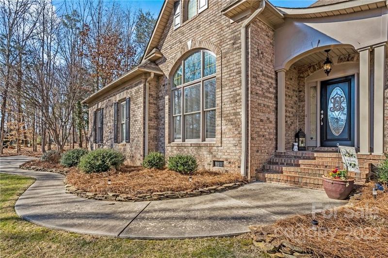 5550 Deer Run Ct, Davidson, NC 28036