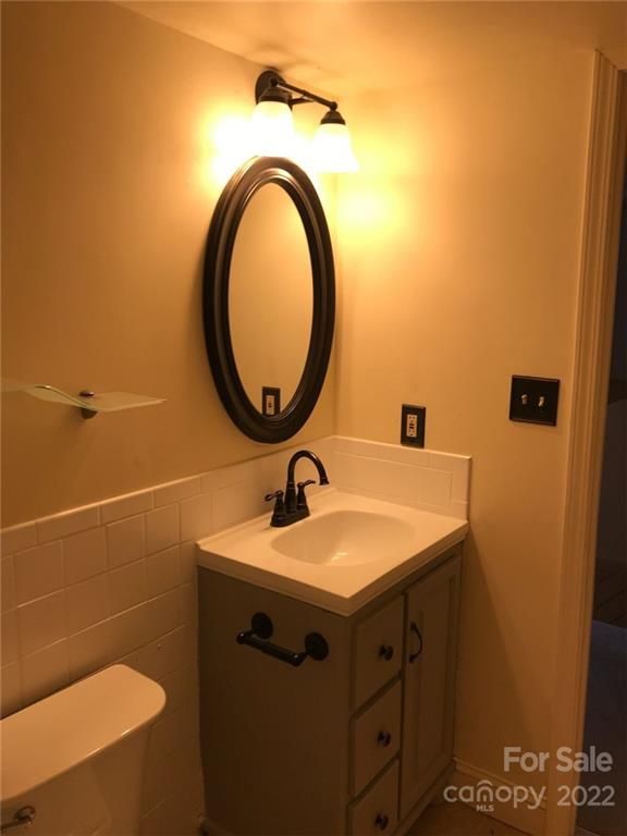 4228 Burning Tree Dr, Charlotte, NC 28277
