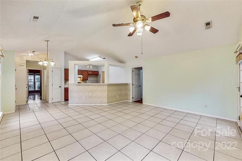 7832 Travers Run Dr, Charlotte, NC 28215