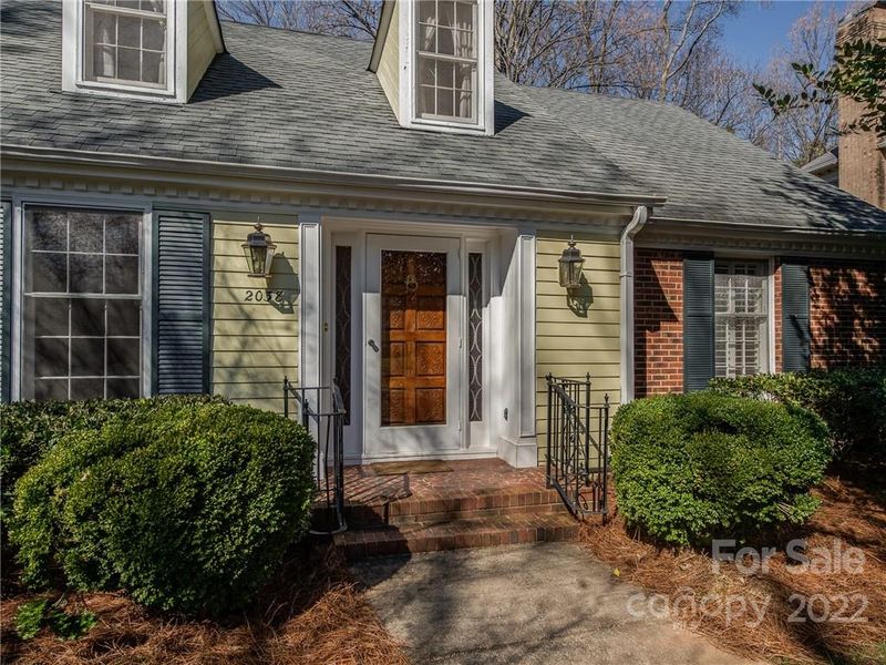 2038 Clematis Dr, Charlotte, NC 28211
