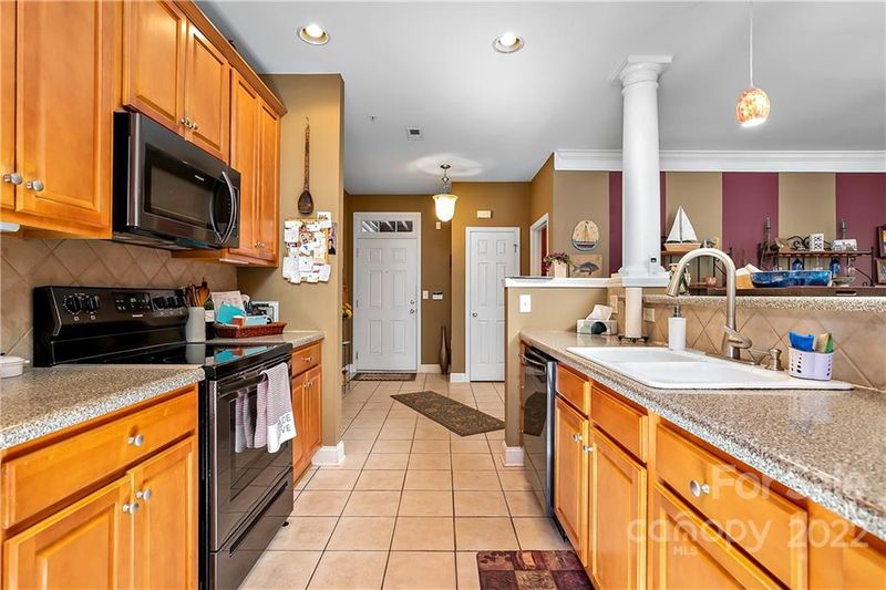 9045 Rosalyn Glen Rd, Cornelius, NC 28031