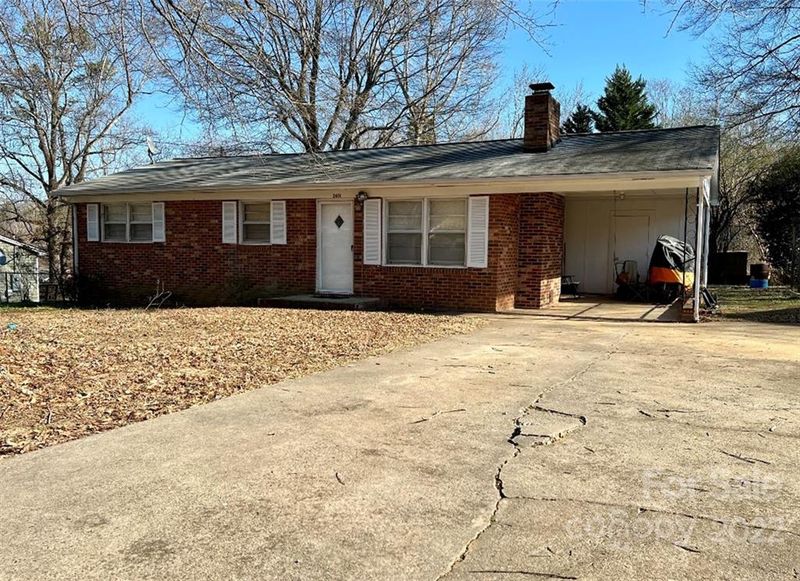 2401 Woodleaf Dr, Gastonia, NC 28052