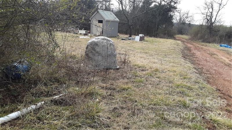 3715 Killian Rd, Lincolnton, NC 28092