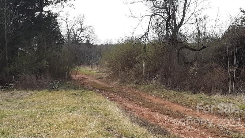 3715 Killian Rd, Lincolnton, NC 28092