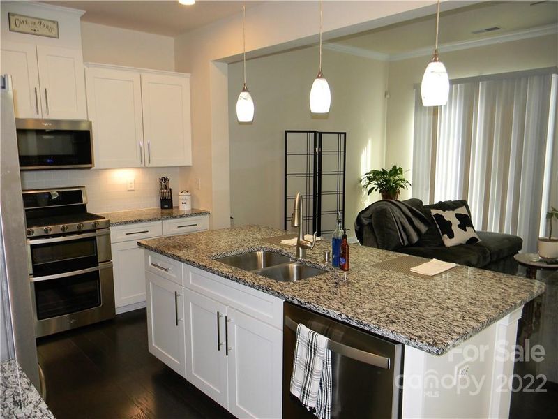 5642 Garrow Glen Rd, Charlotte, NC 28278