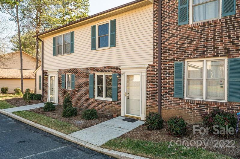 1330 5th St NE #182, Hickory, NC 28601