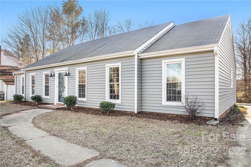 600 Fence Post Ln, Matthews, NC 28105