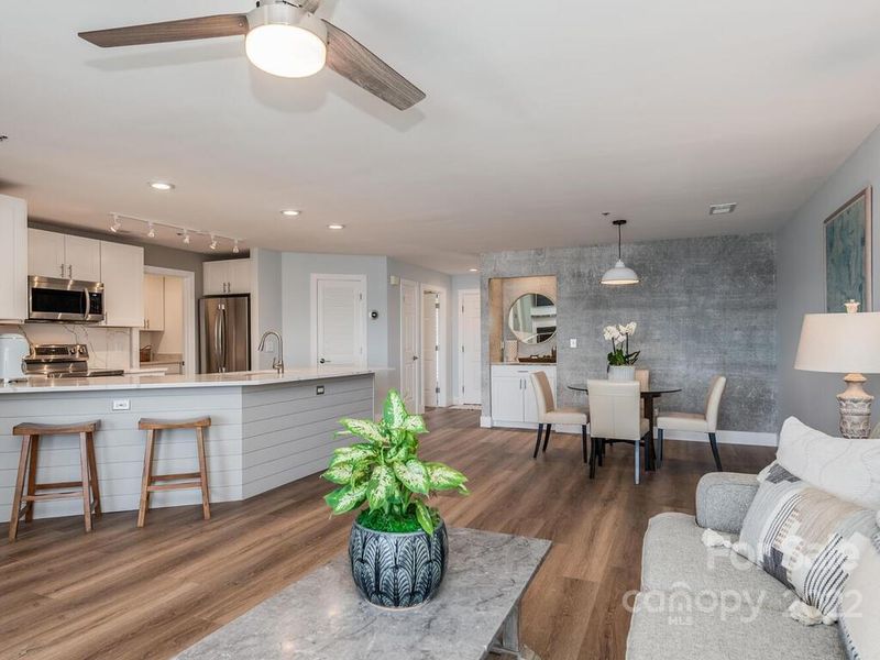 18593 Vineyard Point Ln, Cornelius, NC 28031
