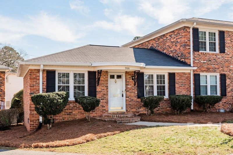 906 Mcalway Rd, Charlotte, NC 28211