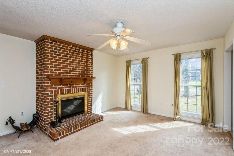 9013 Gamesford Dr, Charlotte, NC 28277