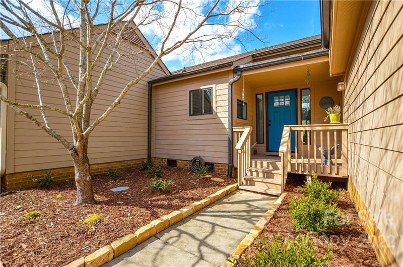 8903 St Croix Ln, Charlotte, NC 28277
