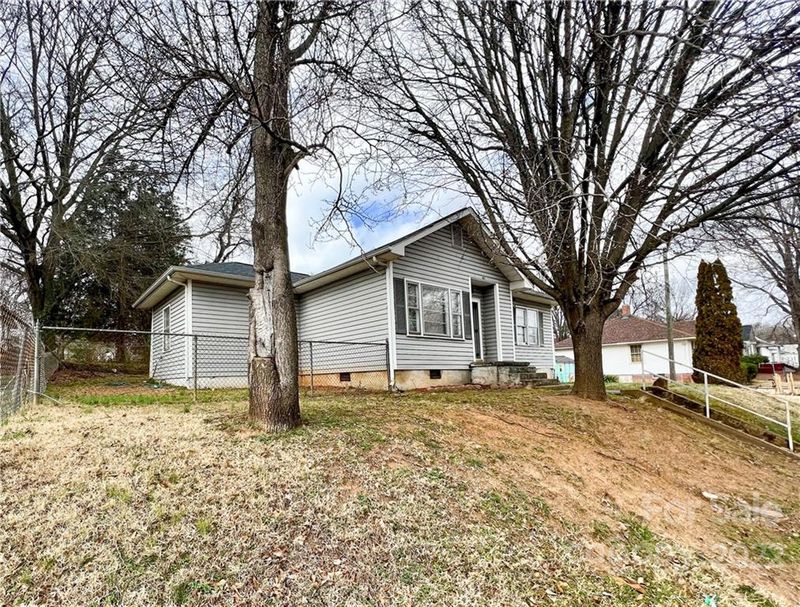 321 S Hill St, Gastonia, NC 28052