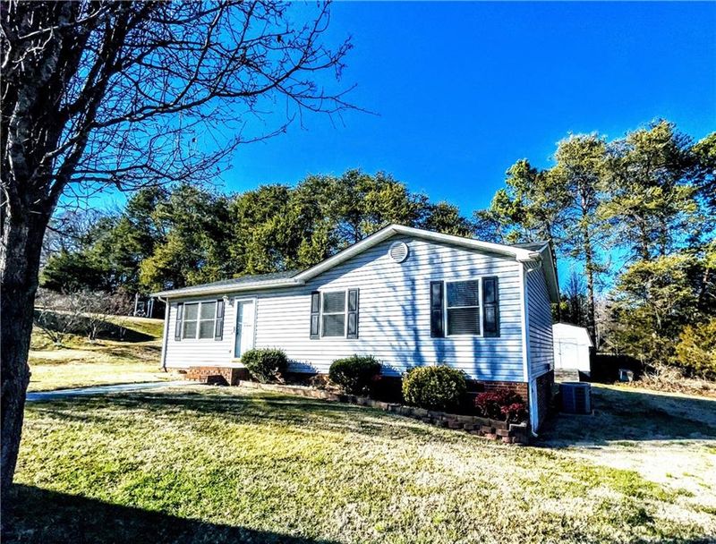 5480 Cedarbrook Ct, Conover, NC 28613
