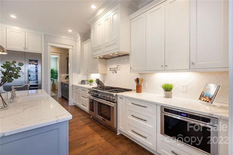 3425 Willow Oak Rd, Charlotte, NC 28209