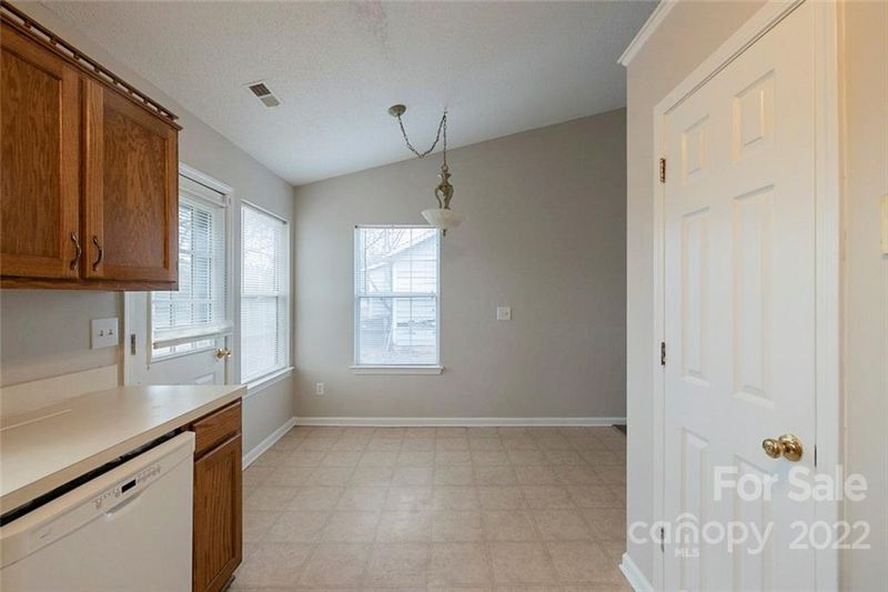 6209 Easter Ln, Charlotte, NC 28208