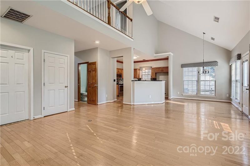 5721 Branthurst Dr, Charlotte, NC 28269