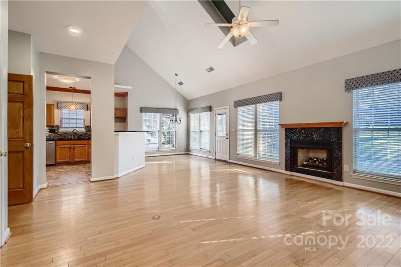 5721 Branthurst Dr, Charlotte, NC 28269