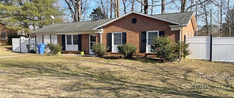 215 Valleybrook Ln, Troutman, NC 28166