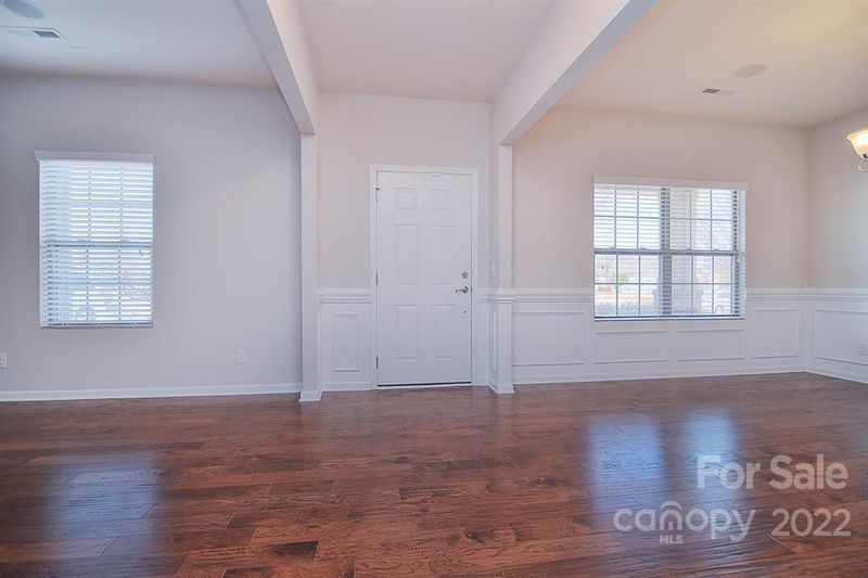 1617 Yellow Daisy Dr, Matthews, NC 28104