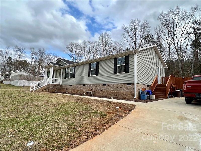 525 James C Ln, Dallas, NC 28034