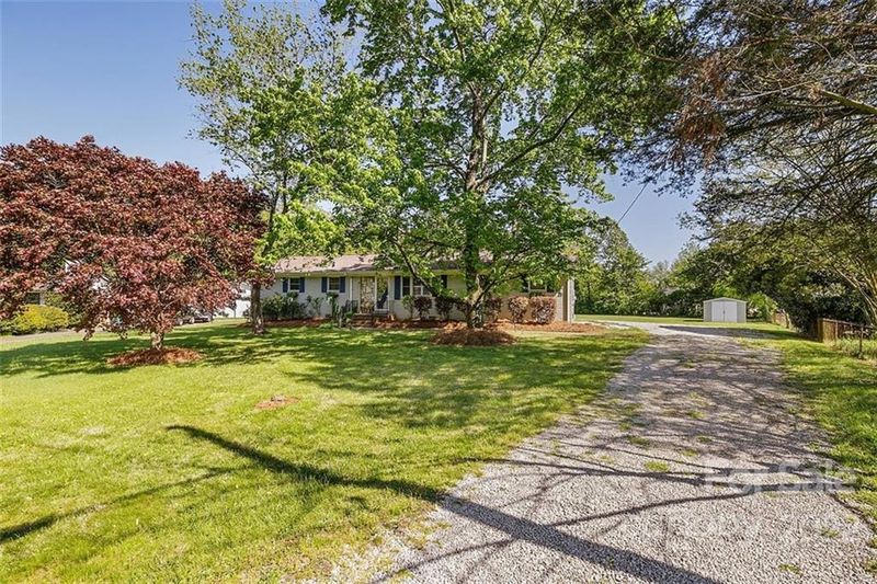 2322 Gemway Dr, Charlotte, NC 28216