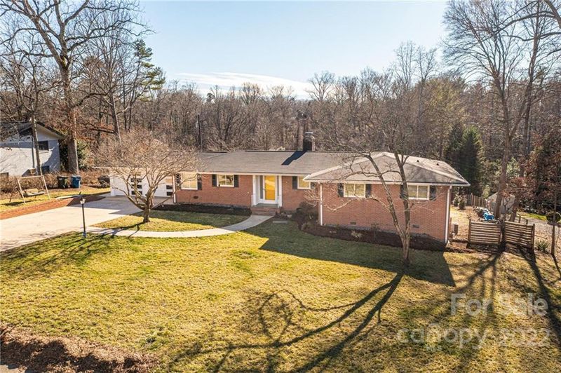 131 36th Ave NW, Hickory, NC 28601