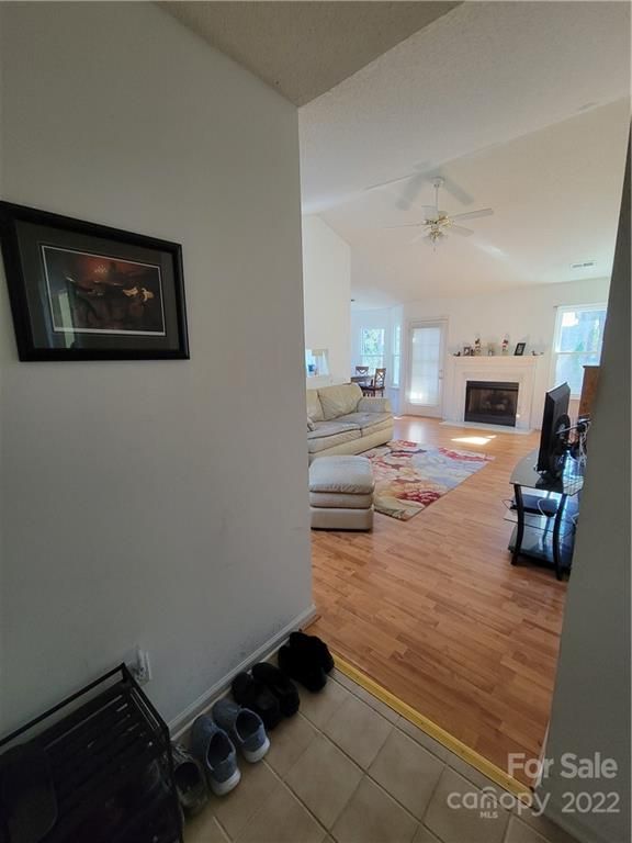 5509 John Mcgraw Ln, Charlotte, NC 28214