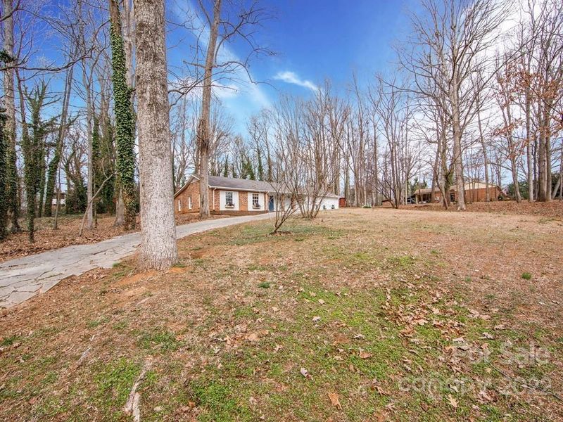 1823 Wildwood Dr, Charlotte, NC 28214
