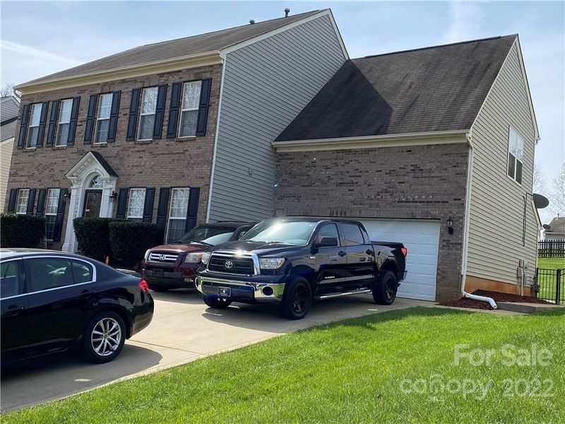 10140 Spring Park Dr, Charlotte, NC 28269