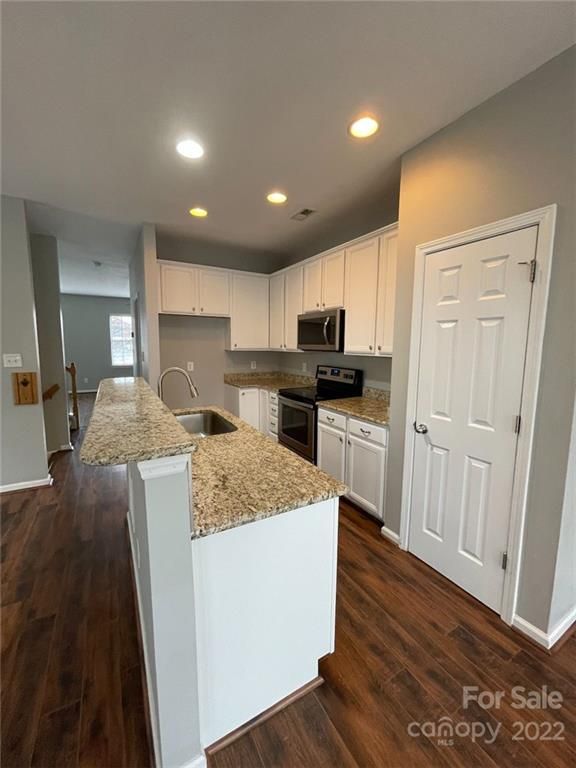 7051 Brighton Park Dr, Mint Hill, NC 28227