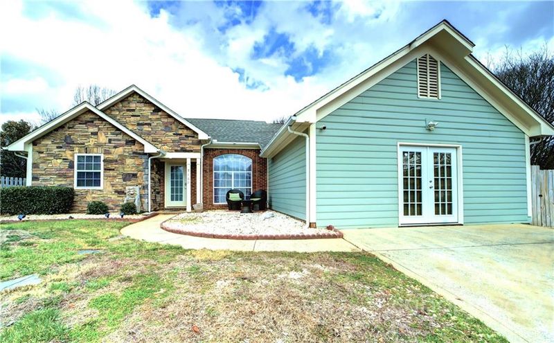7100 Greenook Ct, Charlotte, NC 28217