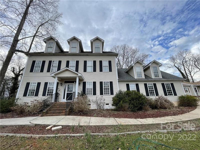 6040 Providence Rd, Charlotte, NC 28226