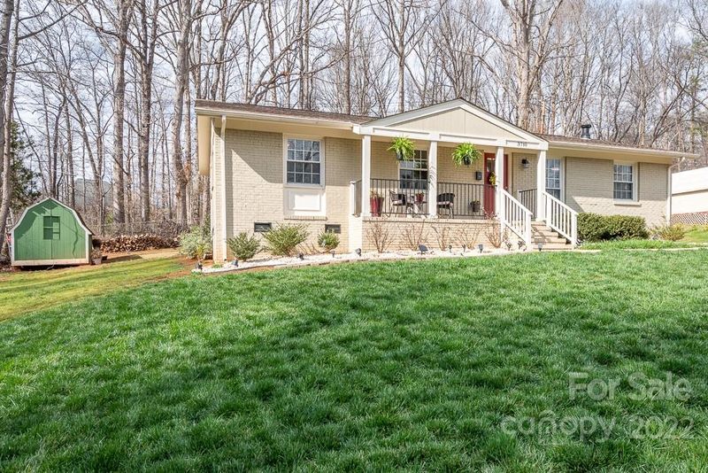3710 Densmore Dr, Charlotte, NC 28205