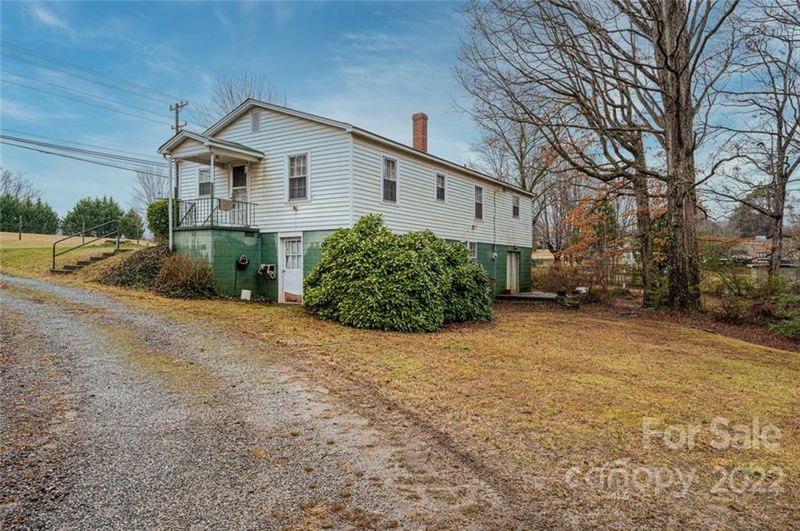875 21st Street Dr SE, Hickory, NC 28602