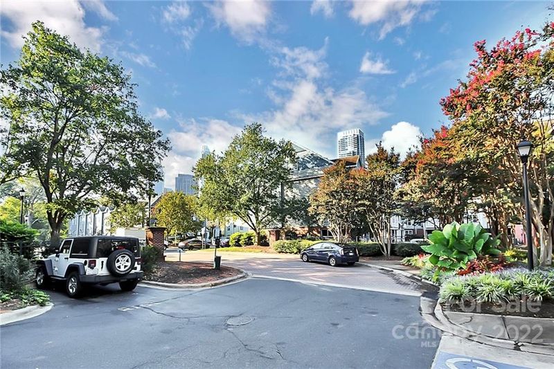 525 Unit 1A N Graham St, Charlotte, NC 28202
