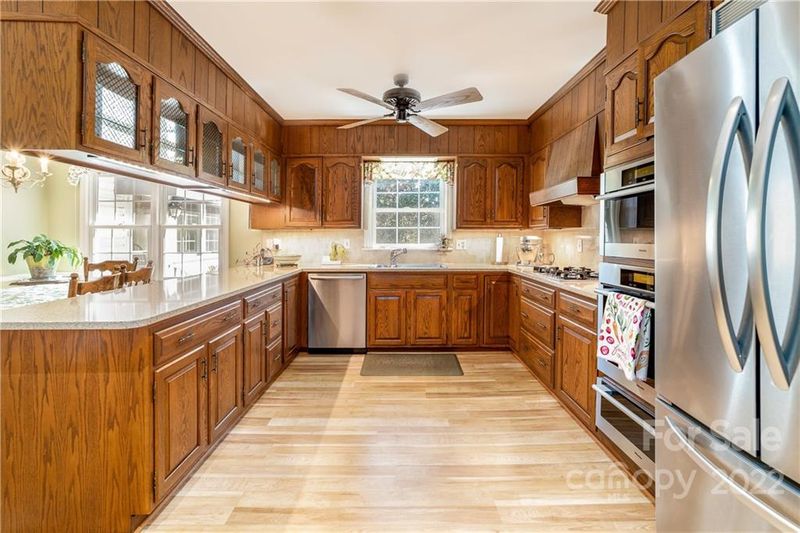 932 Athenian Dr, Gastonia, NC 28052