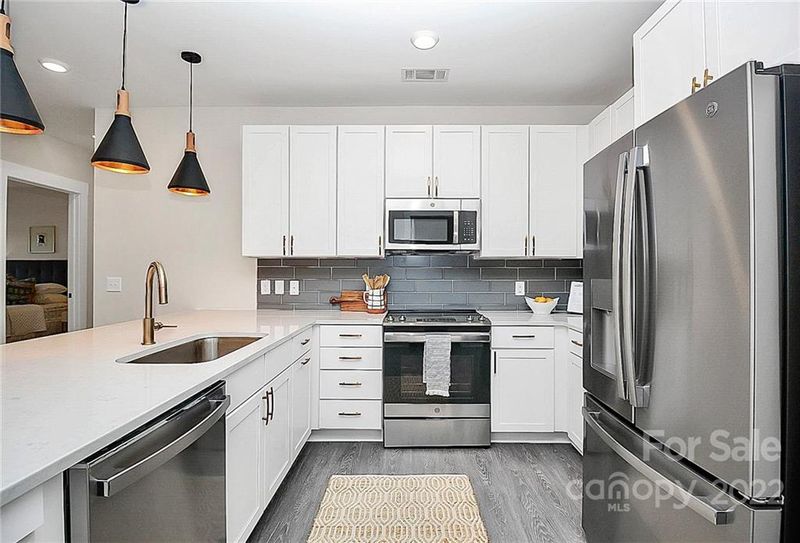 3630 N Davidson St #2202, Charlotte, NC 28205