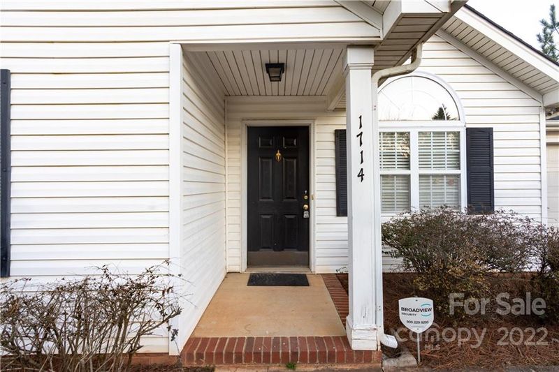 1714 Conifer Cir, Charlotte, NC 28213