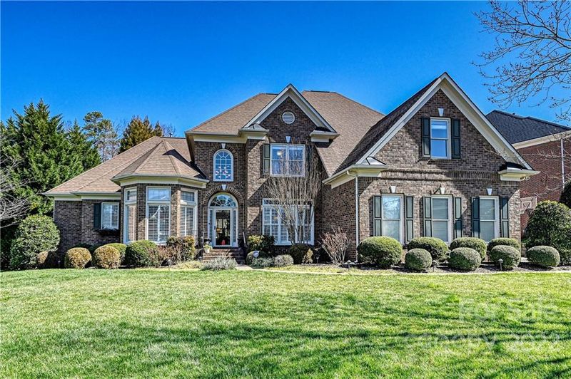 1010 Russet Glen Ln, Matthews, NC 28104