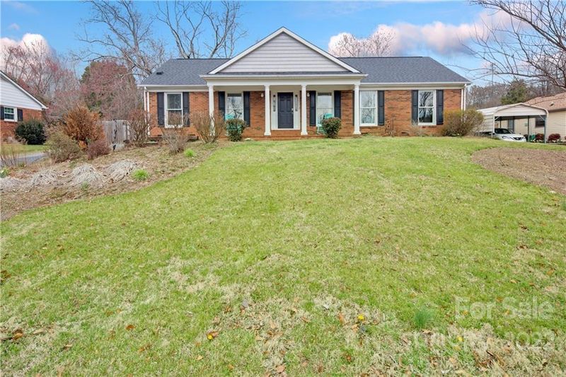 7325 Fox Hunt Rd, Charlotte, NC 28212